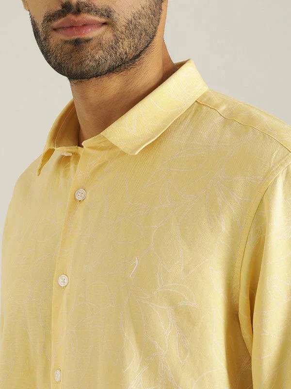 Indian Terrain Men Printed Yellow Shirt